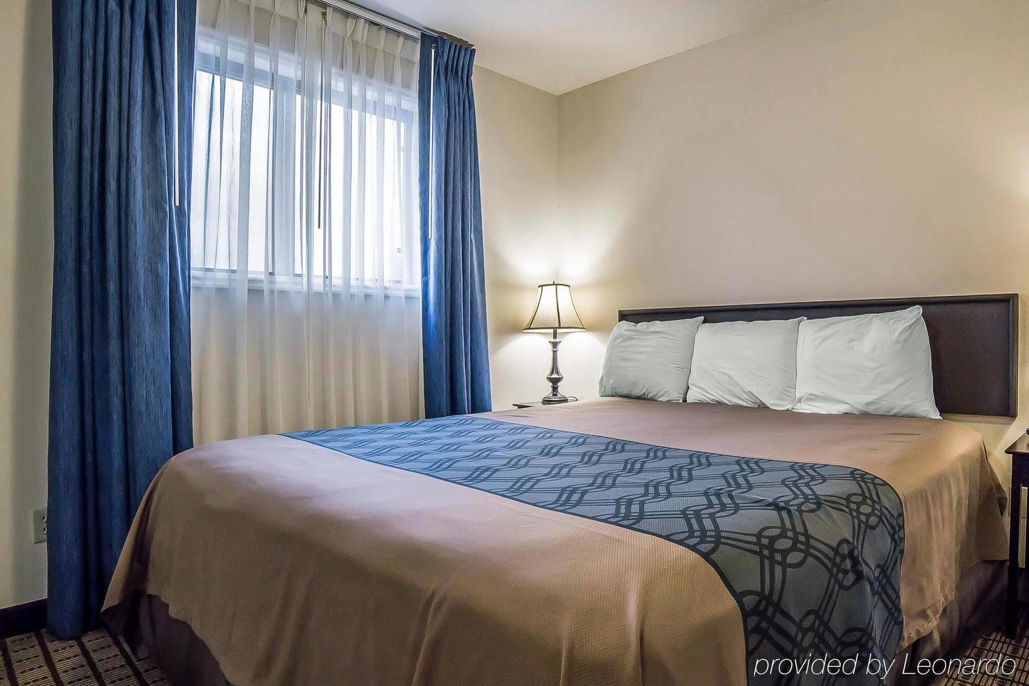 Econo Lodge Inn & Suites Logan Exteriör bild